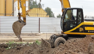 Выкопать яму экскаватором в Североуральске от 952 руб. - 2Землекопа-Сву